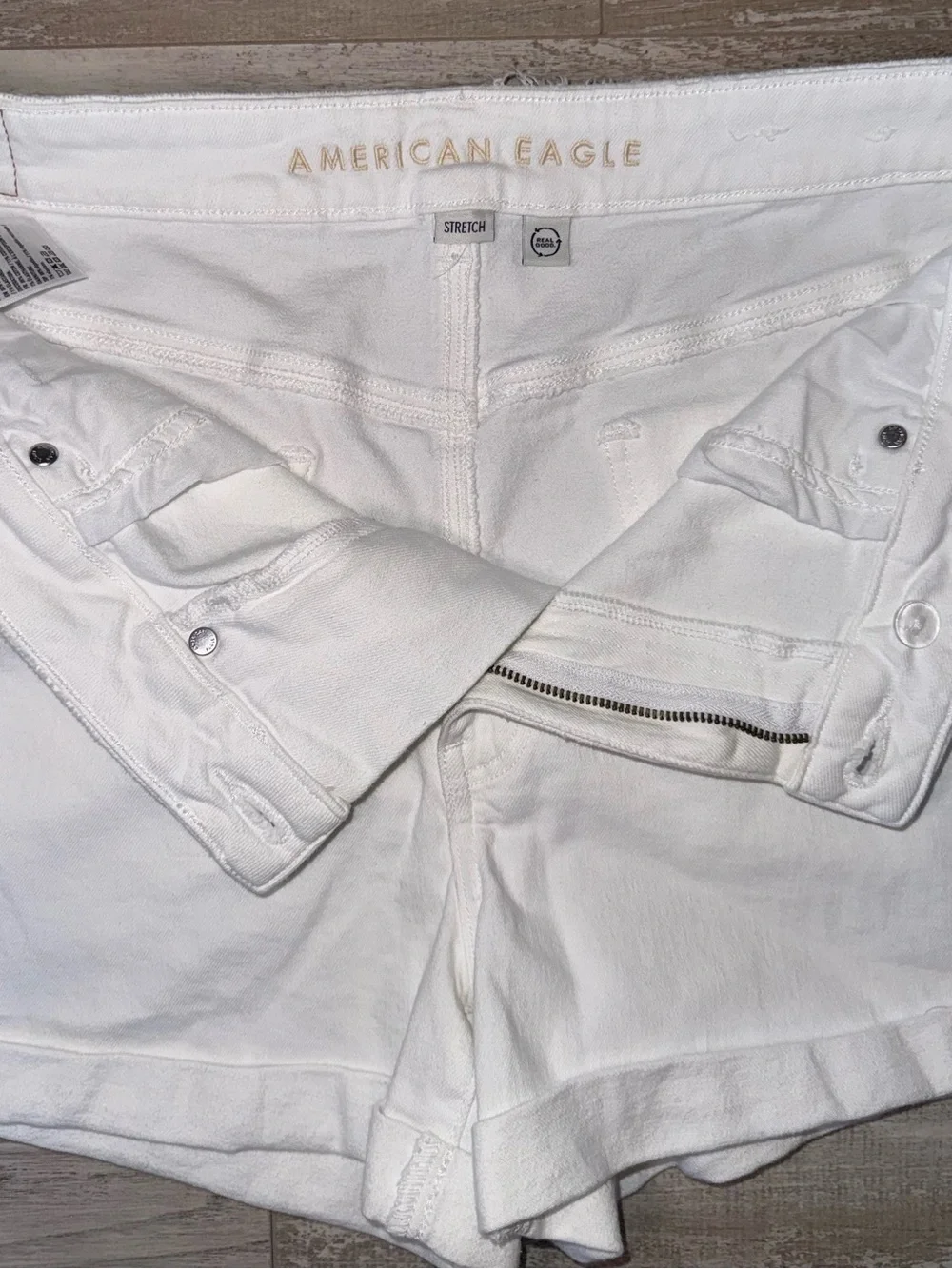 American Eagle White Mom Shorts High Rise Stretch Denim Cuffed Summer Size 12 - Picture 3 of 10